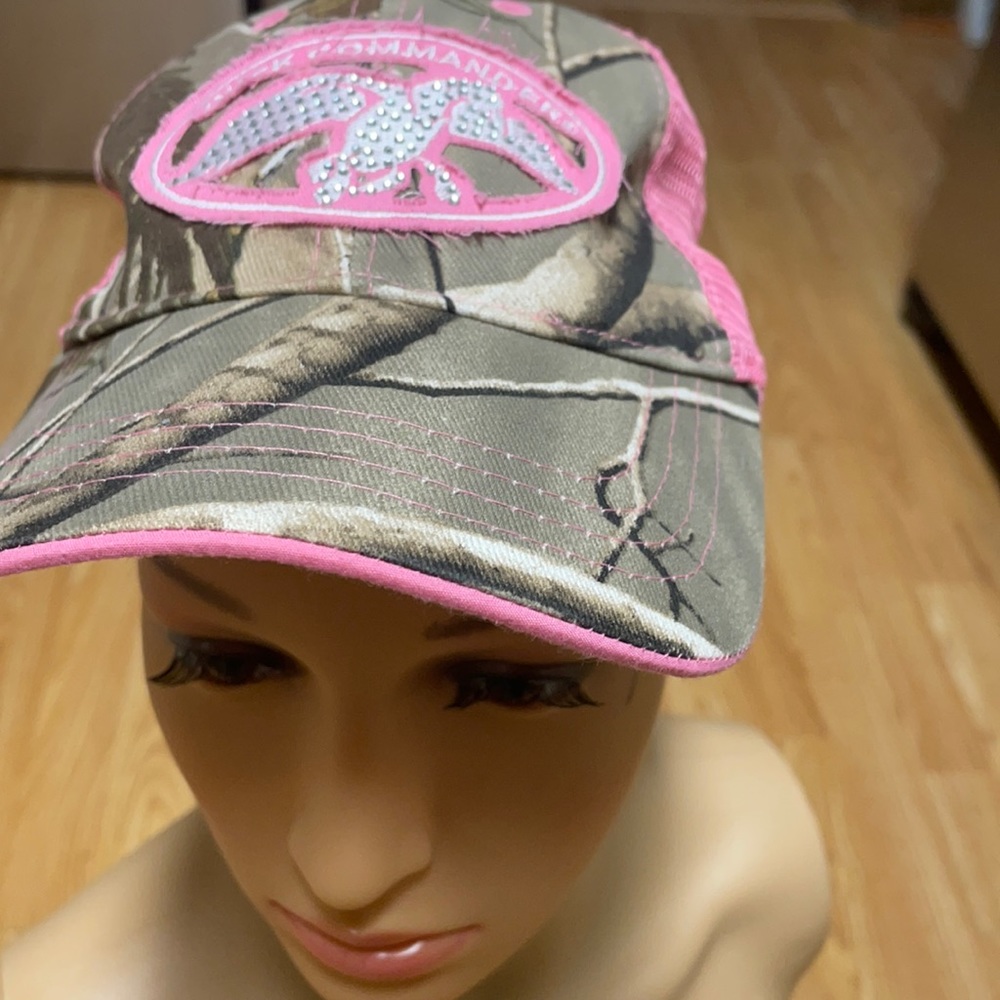 Infinity Headwear Front 50% Cotton 50% Polyester. Back 100% Polyester OS FM.